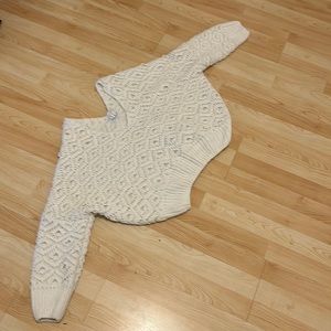 Women’s juniors pre-loved cropped sweater. Size small.